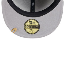 Load image into Gallery viewer, Chicago White Sox New Era MLB 59FIFTY 5950 Fitted Velvet Visor Clip Cap Hat Black Crown/Visor White Logo