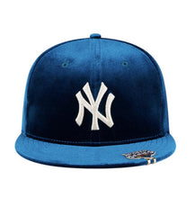 Load image into Gallery viewer, New York Yankees New Era MLB 59FIFTY 5950 Fitted Velvet Visor Clip Cap Hat Navy Blue Crown/Visor White Logo