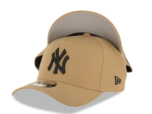 New York Yankees New Era MLB 9FORTY 940 Adjustable A-Frame Cap Hat Khaki Crown/Visor Black Logo Gray UV