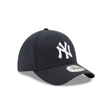 Load image into Gallery viewer, New York Yankees New Era MLB 39THIRTY 3930 Flexfit Cap Hat Team Color Navy Crown/Visor White Logo