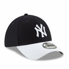 Load image into Gallery viewer, New York Yankees New Era MLB 39THIRTY 3930 Flexfit Cap Hat Dark Navy Crown White Visor White Logo (2018 Batting Practice)