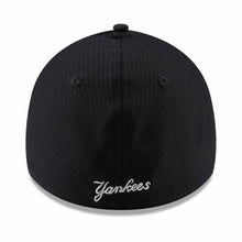 Load image into Gallery viewer, New York Yankees New Era MLB 39THIRTY 3930 Flexfit Cap Hat Dark Navy Crown White Visor White Logo (2018 Batting Practice)