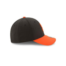 Load image into Gallery viewer, San Francisco Giants New Era MLB 39THIRTY 3930 Flexfit Cap Hat Black Crown Orange Visor Orange Logo