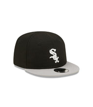 Load image into Gallery viewer, (Infant) Chicago White Sox New Era MLB 9FIFTY 950 Snapback Cap Hat Black Crown Gray Visor White Logo (My 1st First)