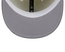 Load image into Gallery viewer, New York Yankees New Era MLB 59FIFTY 5950 Fitted Cap Hat Cream Crown Dark Navy Visor Navy Logo 2000 World Series Side Patch
