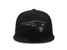 Load image into Gallery viewer, New England Patriots New Era NFL 9FIFTY 950 Snapback Cap Hat Black Crown/Visor Gray/Black Logo