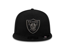 Load image into Gallery viewer, Oakland Raiders New Era NFL 9FIFTY 950 Snapback Cap Hat Black Crown/Visor Gray/Black Logo