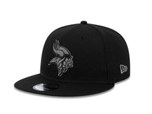 Load image into Gallery viewer, Minnesota Vikings New Era NFL 9FIFTY 950 Snapback Cap Hat Black Crown/Visor Dark Gray/Black Logo