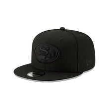 Load image into Gallery viewer, San Francisco 49ers New Era 9FIFTY 950 Snapback Cap Hat Black Crown/Visor Black Logo