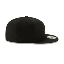 Load image into Gallery viewer, San Francisco 49ers New Era 9FIFTY 950 Snapback Cap Hat Black Crown/Visor Black Logo