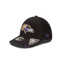 Load image into Gallery viewer, Baltimore Ravens New Era NFL 39THIRTY 3930 Neo Mesh Flexfit Cap Hat Black Crown/Visor Team Color Logo (2018 Training)