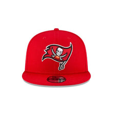 Load image into Gallery viewer, Tampa Bay Buccaneers New Era NFL 9FIFTY 950 Snapback Cap Hat Red Crown/Visor Team Color Logo