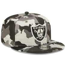 Load image into Gallery viewer, Las Vegas Raiders New Era 9FIFTY 950 Snapback Cap Hat Team Color Camo Crown/Visor Team Color Logo (2022 NFL Training Camp)
