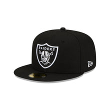 Load image into Gallery viewer, Las Vegas Raiders New Era 59FIFTY 5950 Fitted Cap Hat Black Crown/Visor Team Color Logo 2018 Super Bowl Side Patch Gray UV