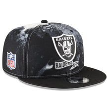 Load image into Gallery viewer, Las Vegas Raiders New Era 9FIFTY 950 Snapback Cap Hat Black/White Crown Black Visor Team Color Logo Black UV (2022 Sideline Ink)