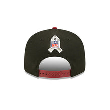Load image into Gallery viewer, Washington Commanders New Era 9FIFTY 950 Snapback Cap Hat Black Crown Cardinal Visor Camo Logo (2022 Salute To Service)
