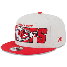 Load image into Gallery viewer, Kansas City Chiefs New Era NFL 9FIFTY 950 Snapback Cap Hat Stone Crown Red Visor Team Color Logo (2023 Draft On Stage)