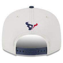 Load image into Gallery viewer, Houston Texans New Era NFL 9FIFTY 950 Snapback Cap Hat Stone Crown Light Navy Blue Visor Team Color Logo (2023 Draft On Stage)
