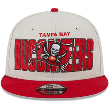 Load image into Gallery viewer, Tampa Bay Buccaneers New Era NFL 9FIFTY 950 Snapback Cap Hat Stone Crown Red Visor Team Color Logo (2023 Draft On Stage)