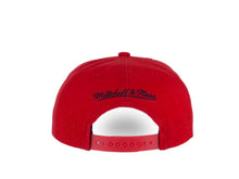 Load image into Gallery viewer, Chicago Bulls Mitchell & Ness NBA Snapback Cap Hat Red Crown/Visor Team Color Logo