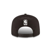 Load image into Gallery viewer, Chicago Bulls New Era NBA 9Fifty 950 Snapback Cap Hat Black Crown/Visor Team Color Logo