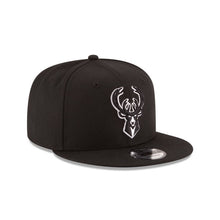 Load image into Gallery viewer, Milwaukee Bucks New Era NBA 9FIFTY 950 Snapback Cap Hat Black Crown/Visor Black/White Logo