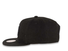 Load image into Gallery viewer, Mitchell & Ness Snapback Brooklyn Nets Blackout Pop Under White UV
