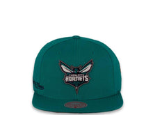 Load image into Gallery viewer, Mitchell & Ness Snapback Charlotte Hornets Team Color City Love