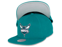 Load image into Gallery viewer, Charlotte Hornets Mitchell & Ness NBA Snapback Cap Hat Teal Crown/Visor Team Color Logo