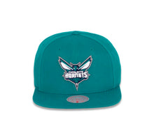 Load image into Gallery viewer, Charlotte Hornets Mitchell & Ness NBA Snapback Cap Hat Teal Crown/Visor Team Color Logo
