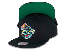 Load image into Gallery viewer, Detroit Pistons Mitchell & Ness NBA Snapback Cap Hat Black Crown/Visor Team Color HWC Logo