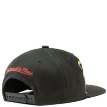 Load image into Gallery viewer, Chicago Bulls Mitchell & Ness NBA Snapback Cap Hat Black Crown/Visor Red/White/Metallic Gold Logo (Hype Type)