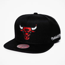 Load image into Gallery viewer, Chicago Bulls Mitchell & Ness NBA Snapback Cap Hat Black Crown/Visor Team Color Logo English Text/Script Back Logo