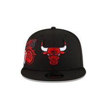 Load image into Gallery viewer, Chicago Bulls New Era NBA 9FIFTY 950 Snapback Back Half Cap Hat Black Crown/Visor Team Color Logo