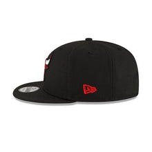 Load image into Gallery viewer, Chicago Bulls New Era NBA 9FIFTY 950 Snapback Back Half Cap Hat Black Crown/Visor Team Color Logo