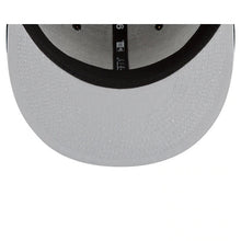Load image into Gallery viewer, Chicago Bulls New Era NBA 9FIFTY 950 Snapback Back Half Cap Hat Black Crown/Visor Team Color Logo