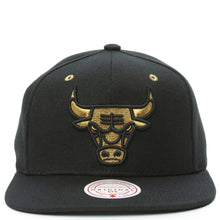 Load image into Gallery viewer, Chicago Bulls Mitchell & Ness NBA Snapback Cap Hat Black Crown/Visor Metallic Gold Logo (Fools Gold)