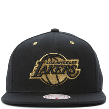 Load image into Gallery viewer, Los Angeles Lakers Mitchell & Ness NBA Snapback Cap Hat Black Crown/Visor Metallic Gold Logo (Fools Gold)