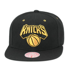 Load image into Gallery viewer, New York Knicks Mitchell & Ness NBA Snapback Cap Hat Black Crown/Visor Metallic Gold/Black Logo (Fools Gold)