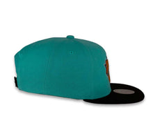 Load image into Gallery viewer, Mitchell & Ness Snapback New York Knicks Blue Crown Black Visor Pink UV Easter