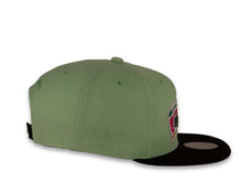 Load image into Gallery viewer, Mitchell & Ness Snapback San Antonio Spurs HWC Pistachio Crown Black Visor Pink UV Easter
