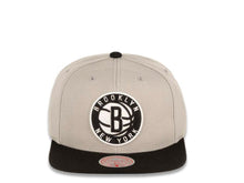Load image into Gallery viewer, Brooklyn Nets Mitchell & Ness NBA Snapback Cap Hat Gray Crown Black Visor Team Color Logo