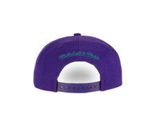 Load image into Gallery viewer, Charlotte Hornets Mitchell & Ness NBA Snapback Cap Hat Purple Crown Teal Visor Team Color Logo