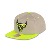 Load image into Gallery viewer, Chicago Bulls Mitchell & Ness NBA Snapback Cap Hat Gray Crown Green Visor Green/Black Logo (Volt)