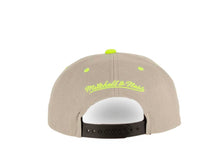 Load image into Gallery viewer, Chicago Bulls Mitchell & Ness NBA Snapback Cap Hat Gray Crown Green Visor Green/Black Logo (Volt)