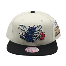Load image into Gallery viewer, Charlotte Hornets Mitchell & Ness Vintage Jockey Snapback Cap Hat Cream Crown Black Visor Team Color Logo With Side Patch