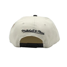 Load image into Gallery viewer, Charlotte Hornets Mitchell & Ness Vintage Jockey Snapback Cap Hat Cream Crown Black Visor Team Color Logo With Side Patch