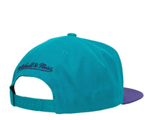 Load image into Gallery viewer, Charlotte Hornets Mitchell & Ness NBA 2 Tone 2.0 Snapback Cap Hat Teal Crown Purple Visor Team Color Logo