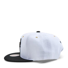 Load image into Gallery viewer, Chicago Bulls Mitchell & Ness NBA Snapback Cap Hat White Crown Black Visor Metallic Gold/Black Logo (White Gold Pop)