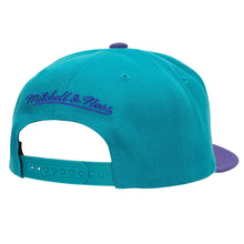 Load image into Gallery viewer, Charlotte Hornets Mitchell & Ness NBA 2 Tone 2.0 Snapback Cap Hat Teal Crown Purple Visor Team Color Logo